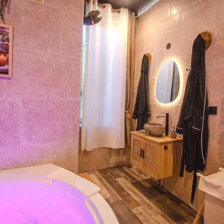 Jungle - Sauna & Balneo Apartment