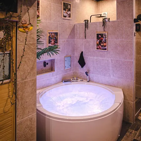 Jungle - Sauna & Balneo Apartmán *